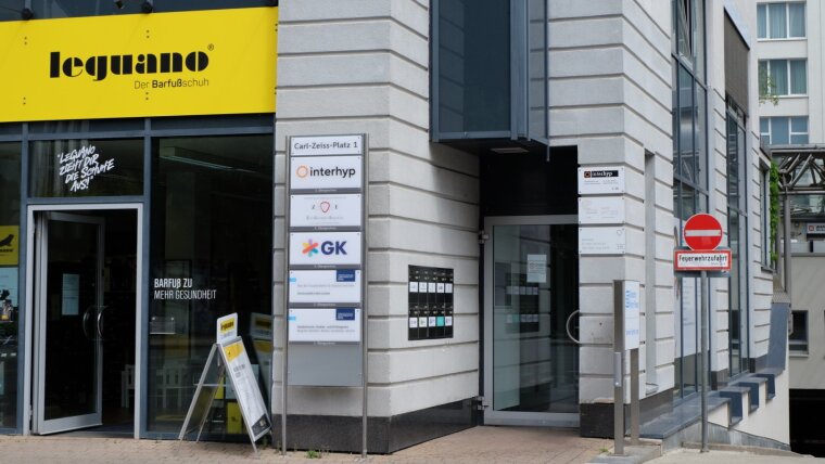 Bild des Eingangs zur Servicestelle LehreLernen